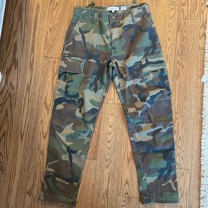 RE-DONE CAMOUFLAGE PANTS